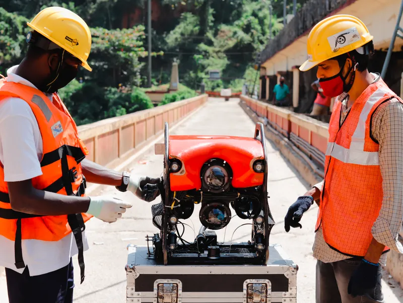 EyeROV Engineers with EyeROV Tuna ROV
