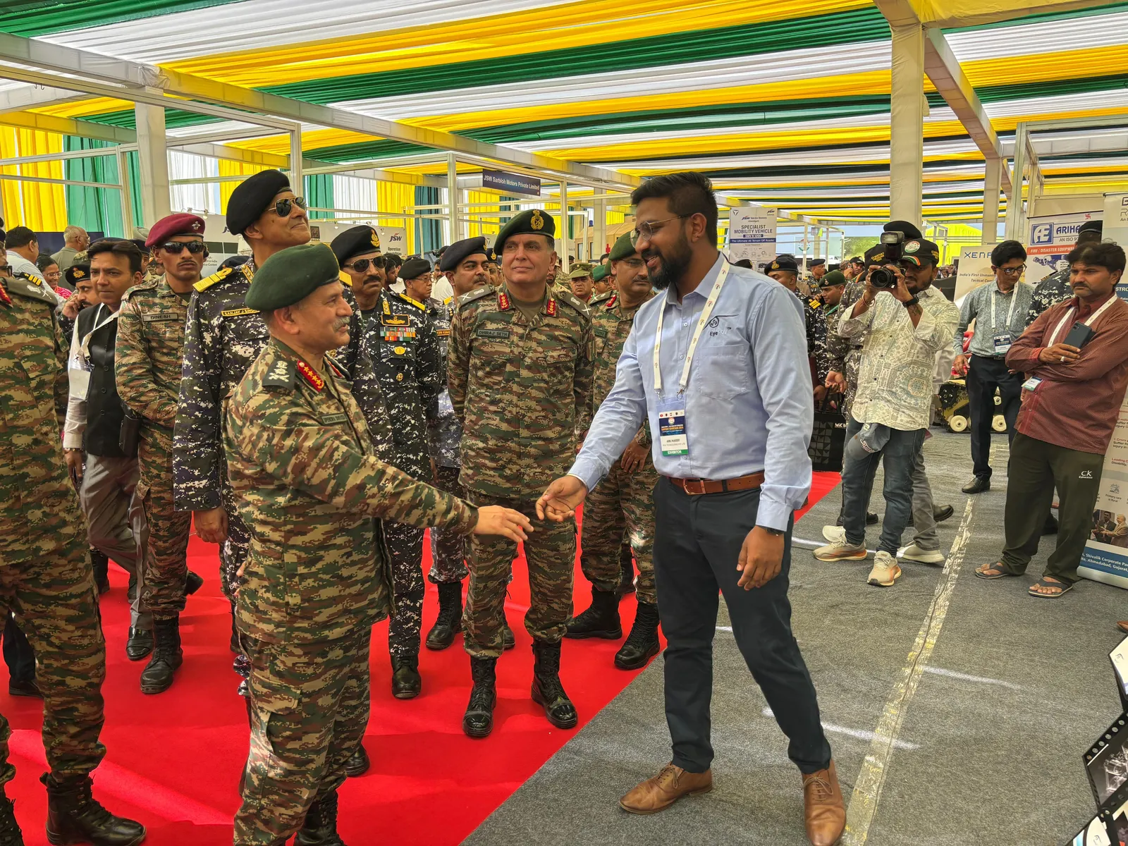 EyeROV in Discussion with Senior Army Officers